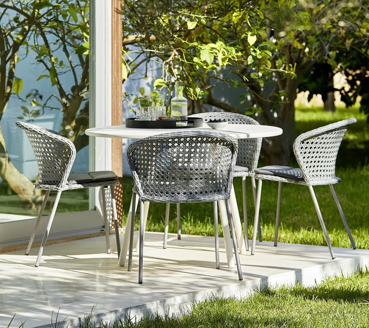Lean chair, stackable