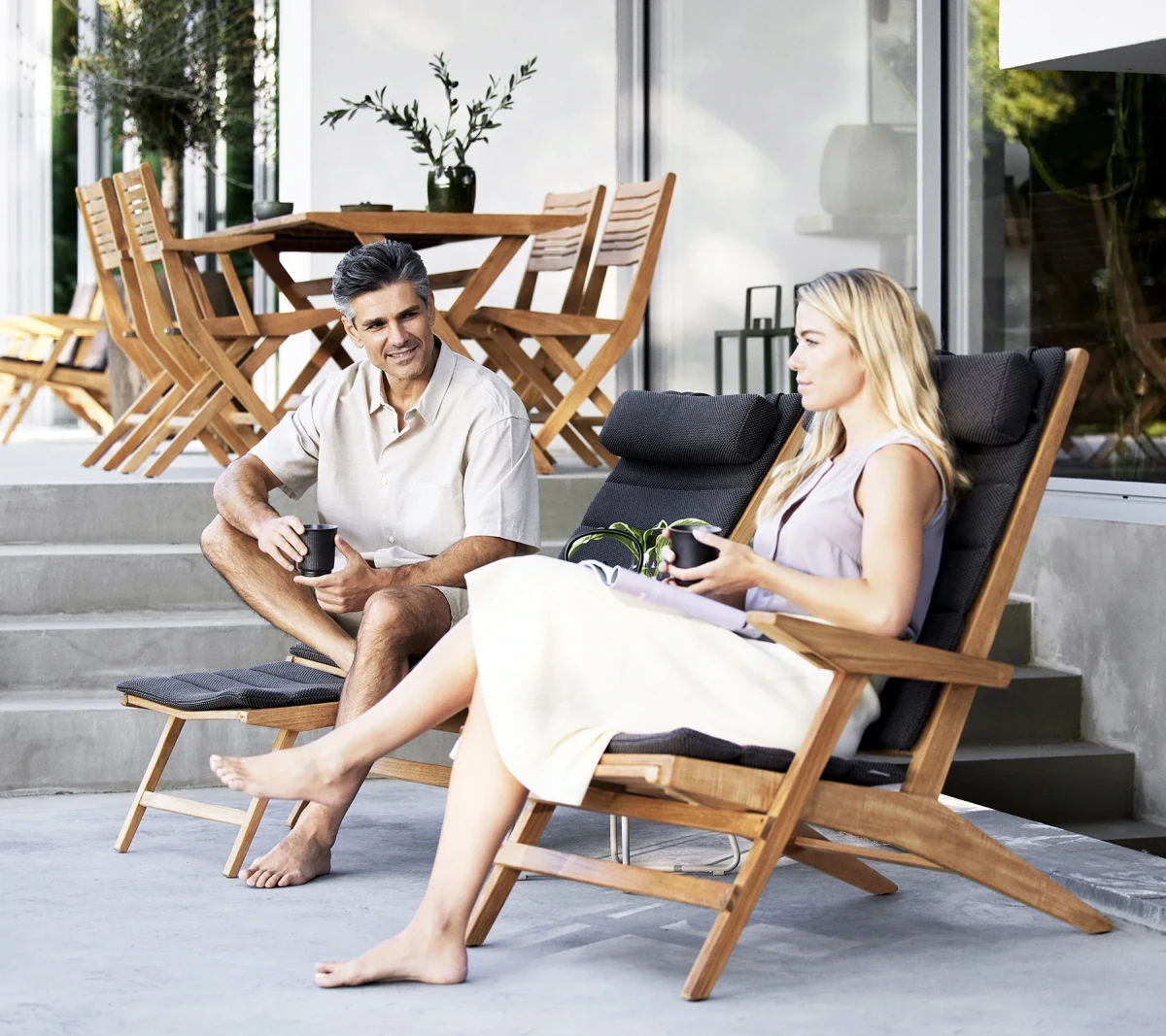 Flip deck chair