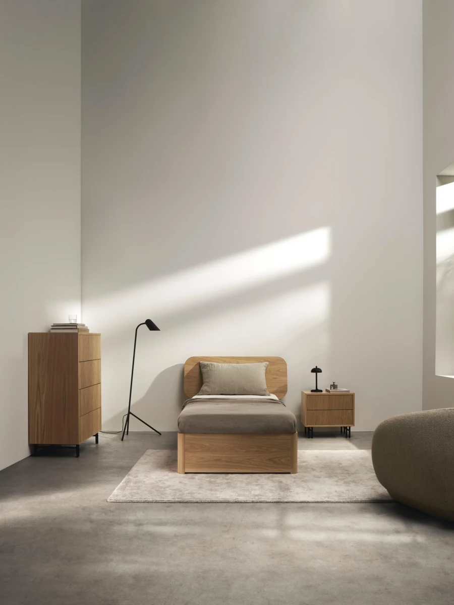 Element dresser with 3 drawers