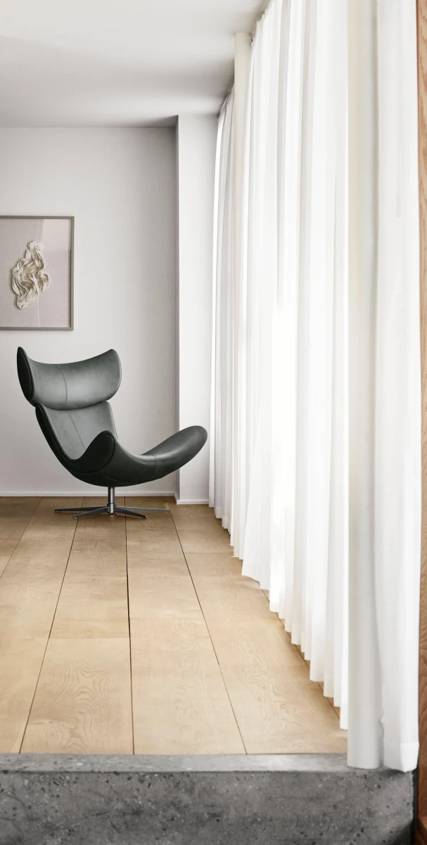 Imola armchair with swivel function