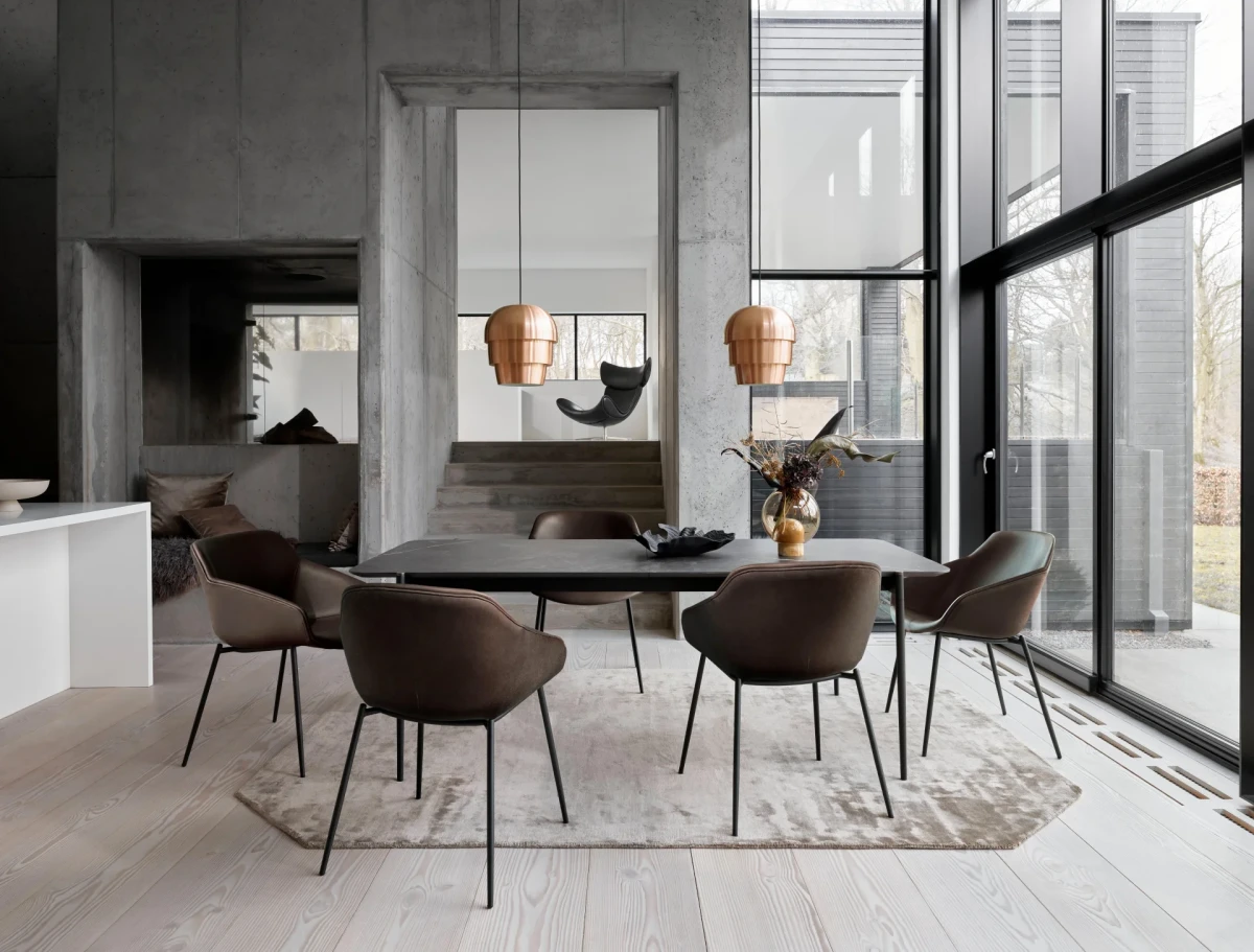 Augusta extendable dining table