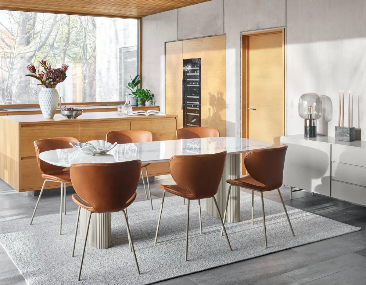 Santiago dining table