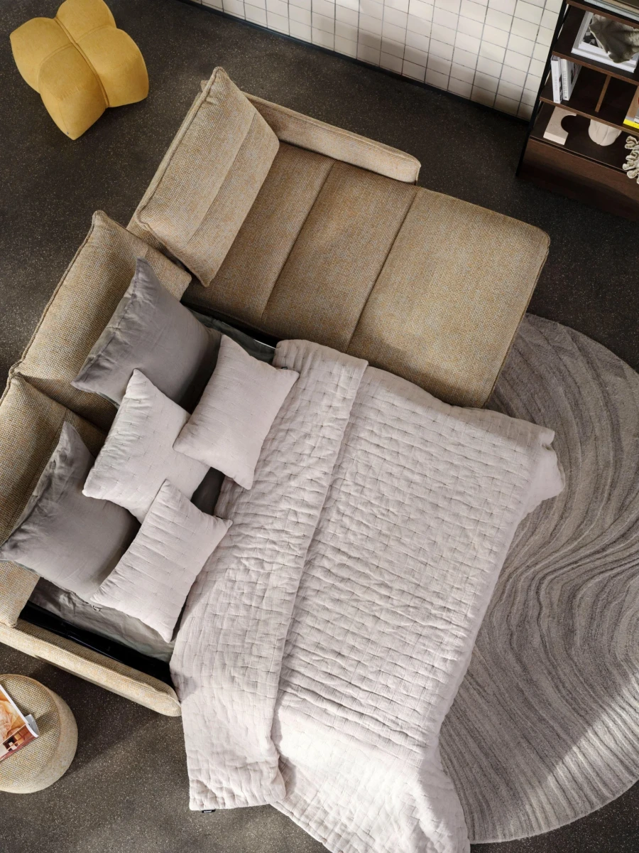 Southampton pouffe on wheels with storage