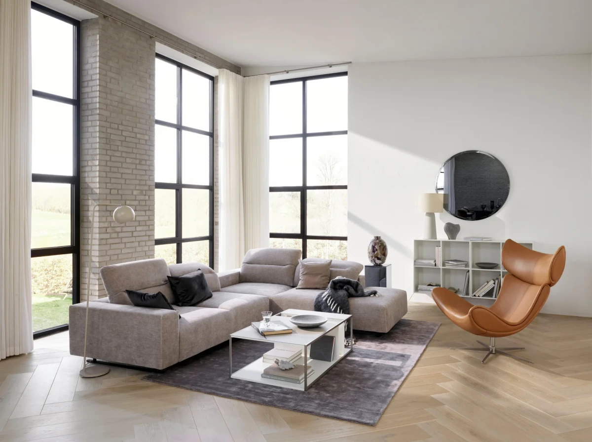 Hampton sofa with adjustable back