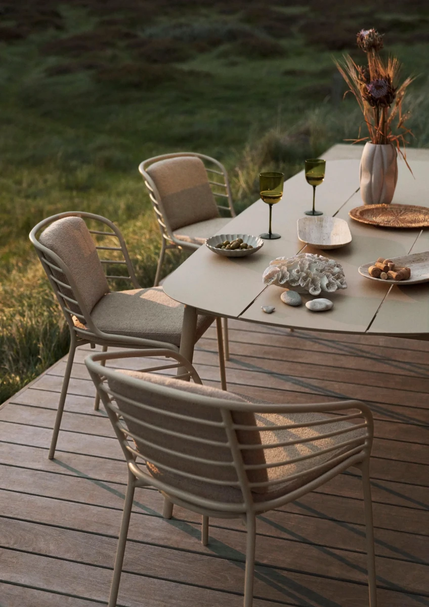 Cancún dining chair with arm & cushion