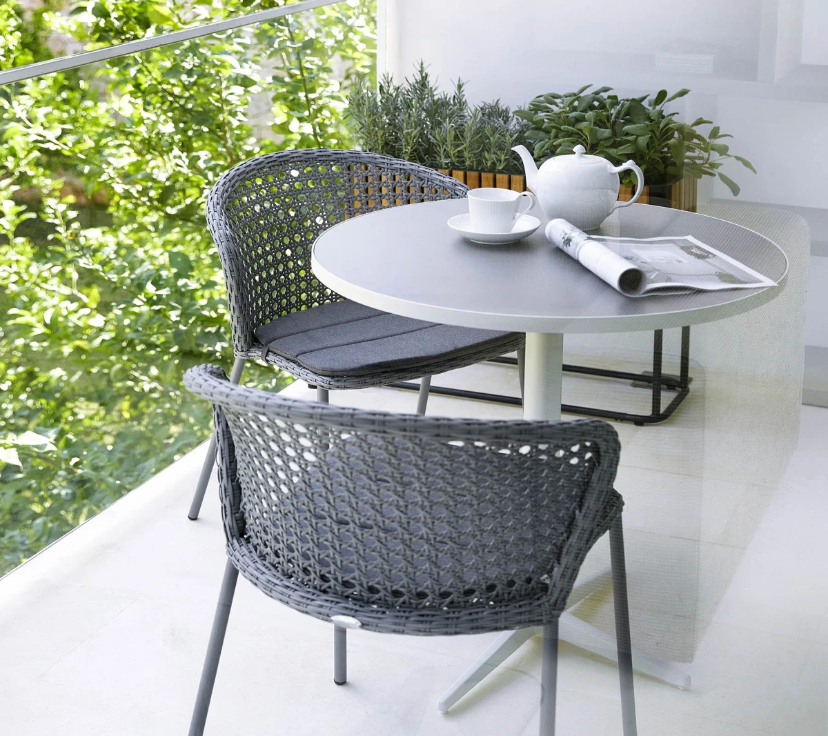 Lean chair, stackable