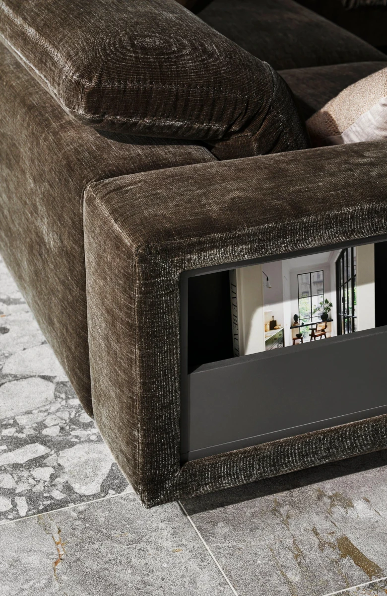 Hampton sofa with adjustable back